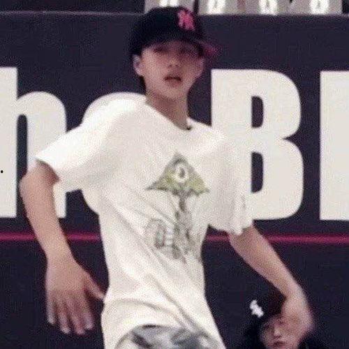 娱乐吃瓜王一博是谁啊,娱乐吃瓜界的风云人物 第2张 娱乐吃瓜王一博是谁啊,娱乐吃瓜界的风云人物 第2张